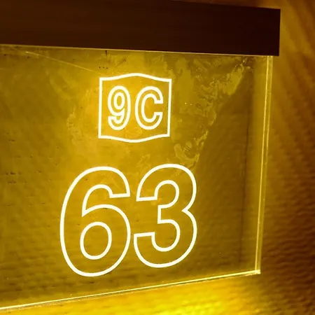 Lägenhet In The Sky - Kraljevi Cardaci *