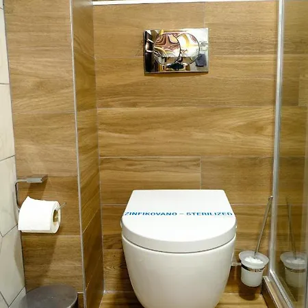 In The Sky - Kraljevi Cardaci Lägenhet