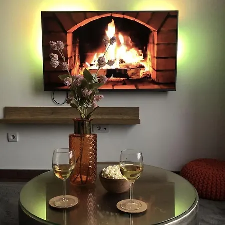 In The Sky - Kraljevi Cardaci Lägenhet