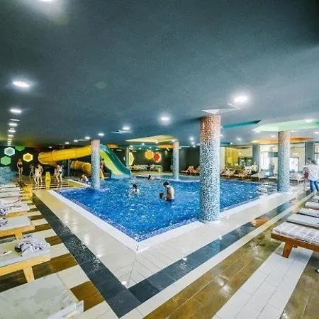 In The Sky - Kraljevi Cardaci Διαμέρισμα