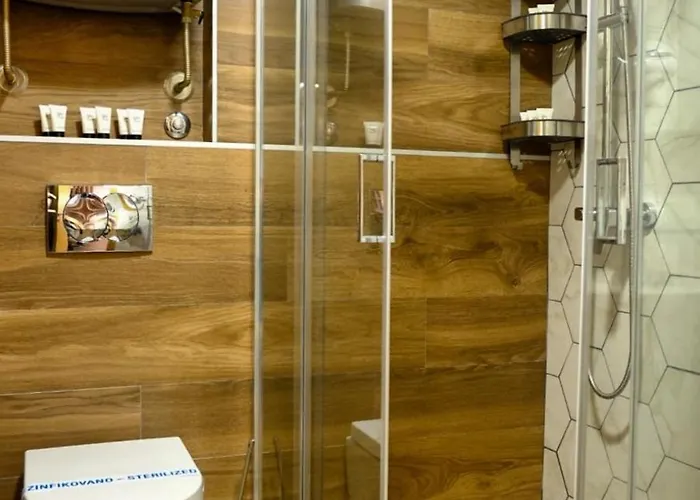 아파트 In The Sky - Kraljevi Cardaci