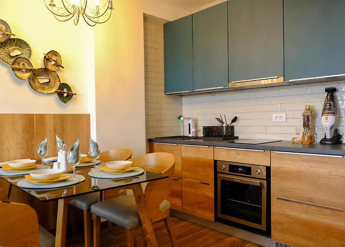 아파트 In The Sky - Kraljevi Cardaci